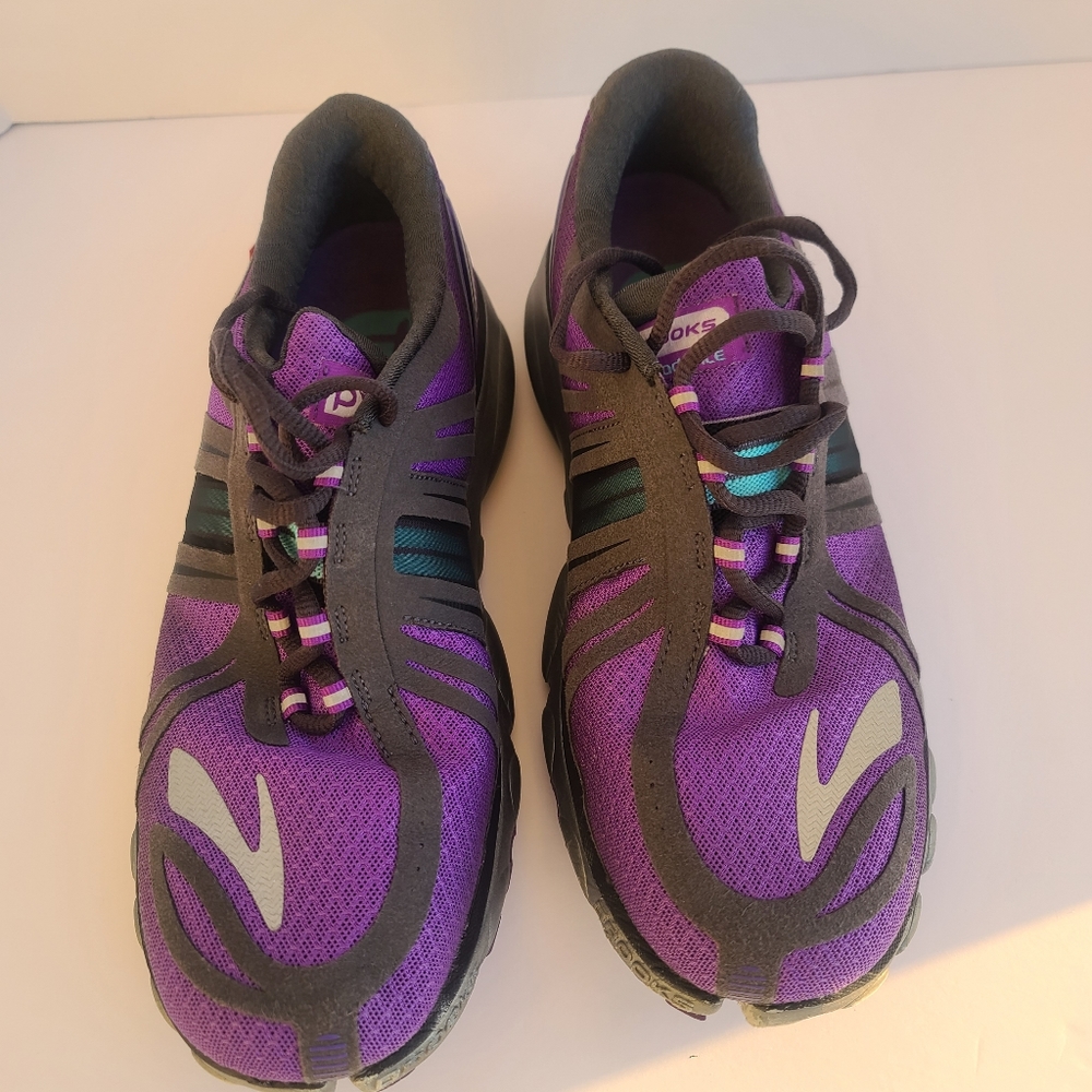 Brooks Pure Cadence 2 Womens Size 11 Purple Running Low Athletic Sneakers Shoes.